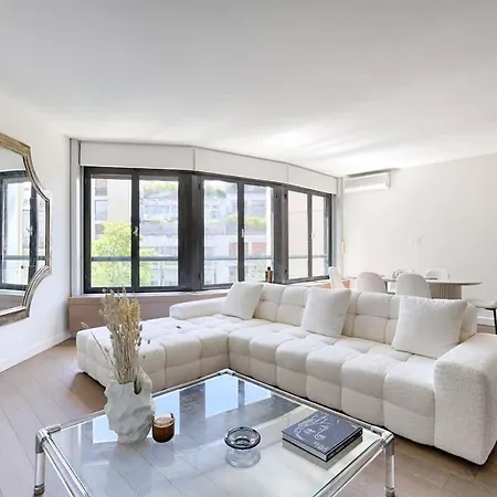 16e Prestige & Charme *